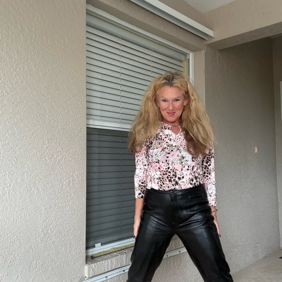 Cache Women's Black Straight Leg Jeans - Picture 11 of 15